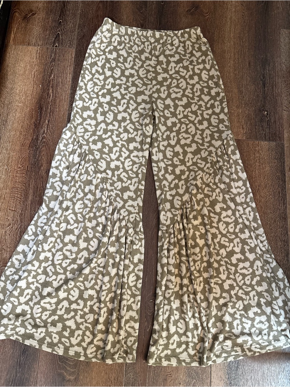 Ces Femme Olive and Cream Animal-Print Wide Leg Pants - Picture 2 of 6